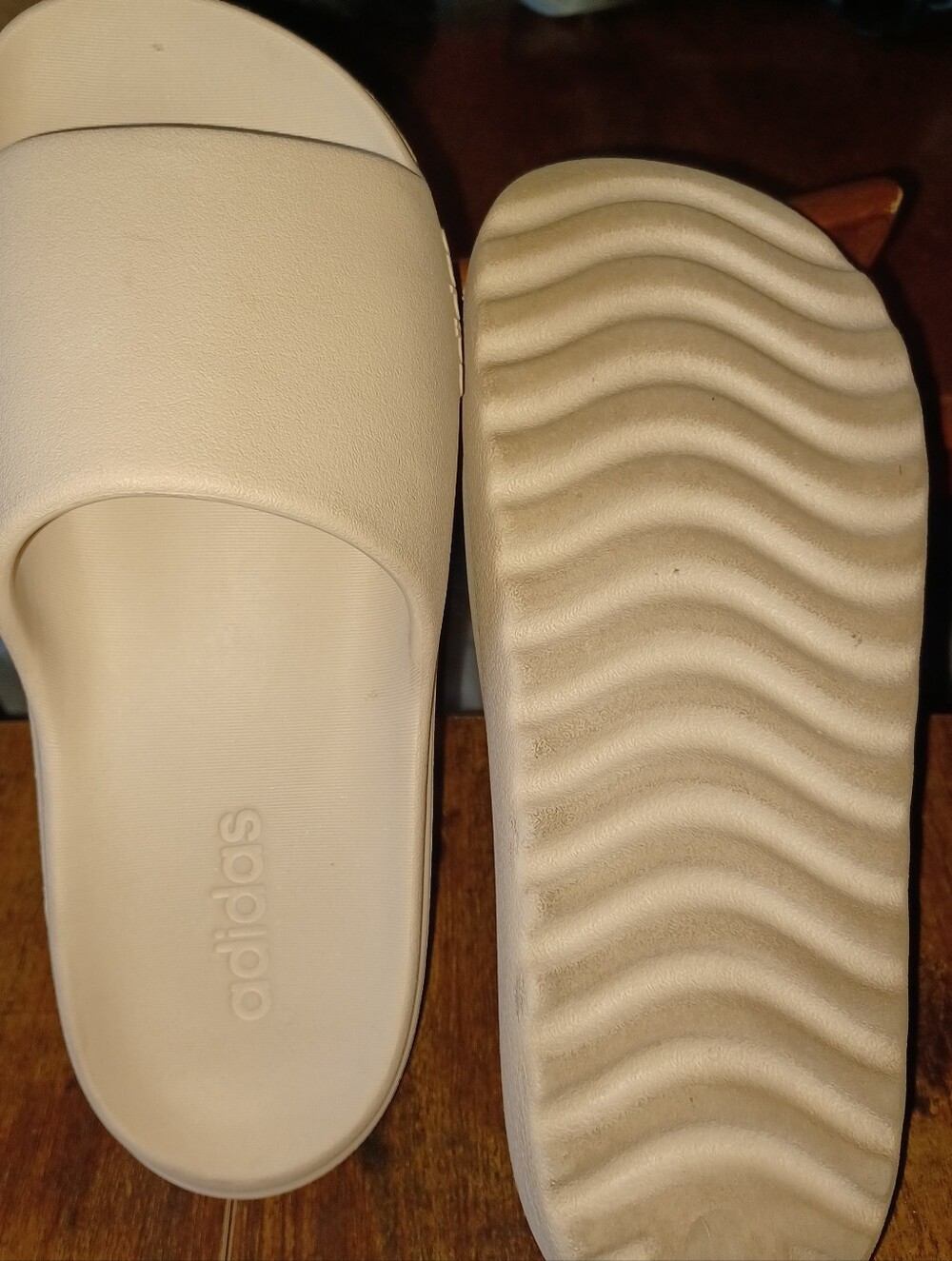 Adidas  Size 7 Slides